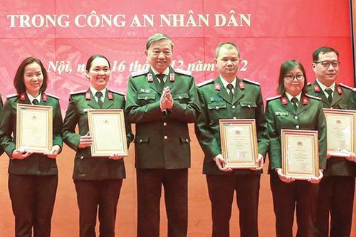 Khẳng định vai trò 'truyền lửa' từ những giải thưởng báo chí