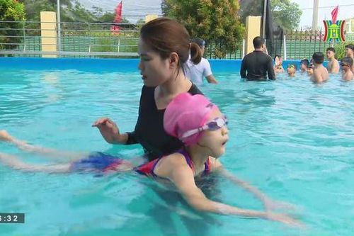 Lớp học bơi miễn phí cho trẻ ở Phúc Thọ | Người tốt quanh ta | 21/06/2023
