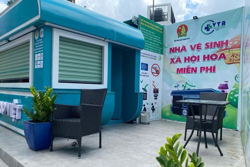 Cận cảnh nhà vệ sinh công cộng '5 sao' ở TP.HCM