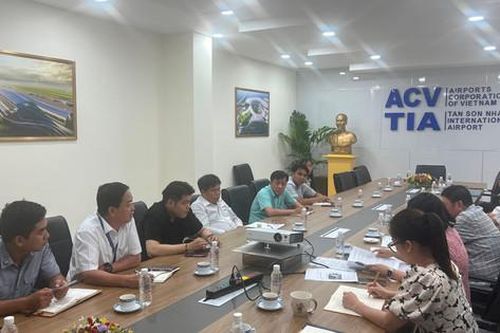 Tạm đình chỉ hoạt động 2 hãng taxi do gian lận giá cước ở sân bay Tân Sơn Nhất