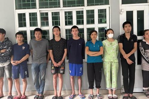 Phát hiện số lượng lớn hàng giả các thương hiệu nổi tiếng