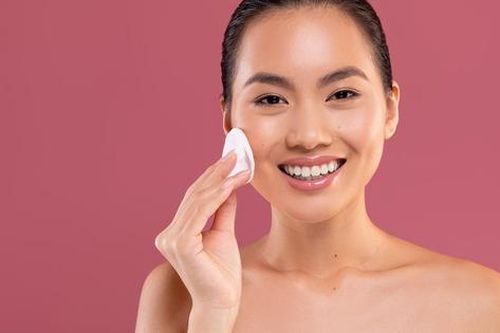 Cách trang điểm giúp chinh phục da nhờn mùa hè