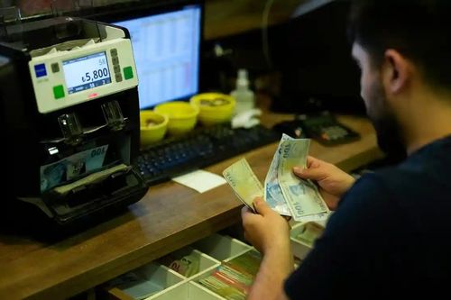 Ngân hàng Trung ương Thổ Nhĩ Kỳ tăng lãi suất lên 15%