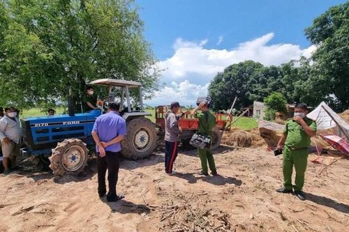 Tai nạn giao thông ngày 22/6/2023: Một người tử vong khi đang sửa rơmóc máy cày