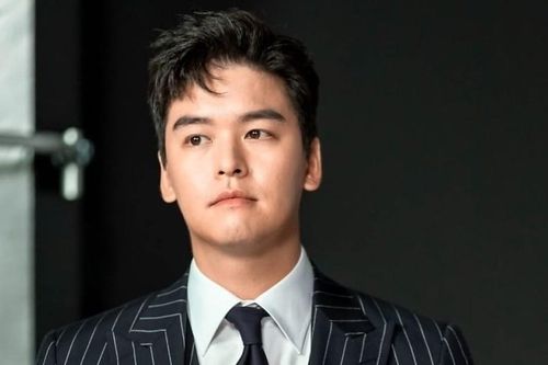 Nam chính 'Hương vị tình thân' Lee Jang Woo hẹn hò bạn gái kém 8 tuổi