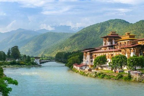Bhutan giảm thuế du lịch cho khách lưu trú dài ngày