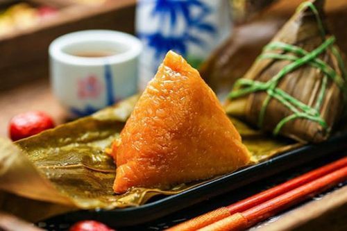 Vì sao Tết Đoan Ngọ mọi người thường ăn bánh tro?
