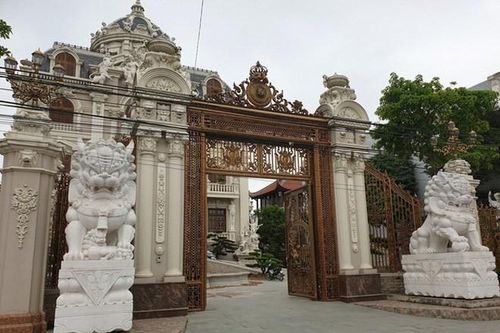 Chiêm ngưỡng lâu đài dát vàng 50 tỷ của đại gia Nam Định