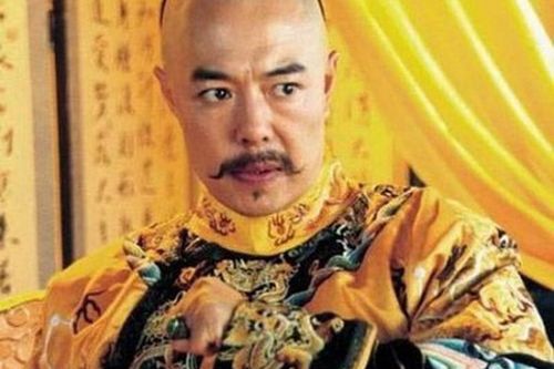 Chỉ vì 16 chữ nào của thầy tướng số, Càn Long lập tức thoái vị?