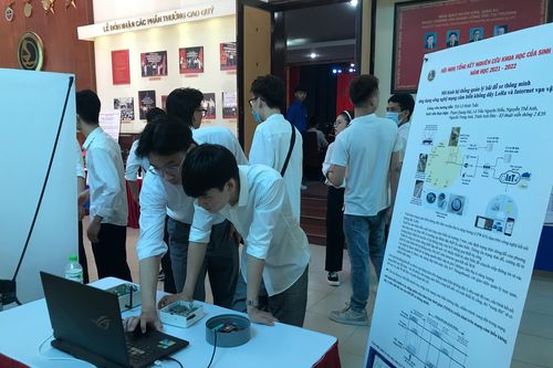 Cách nào để sinh viên ham thích nghiên cứu khoa học?