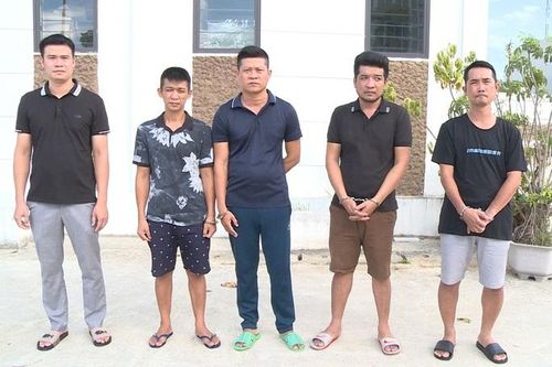 Phá đường dây sản xuất trà sữa giả cung ứng nhiều tỉnh thành