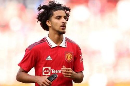 Man United bán tài năng trẻ giá rẻ bất ngờ