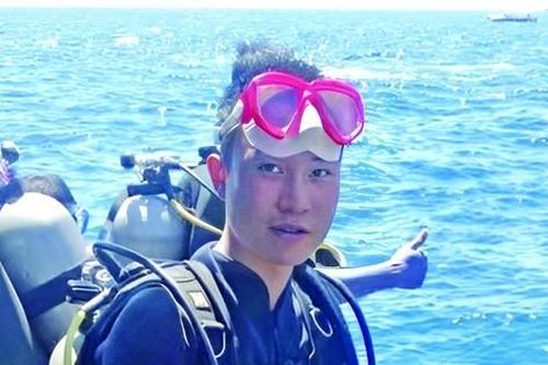 Người chuyên 'cướp cơm Hà Bá' trên sông Hàn