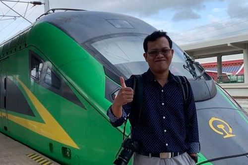 Dọc theo đường sắt thịnh vượng chung