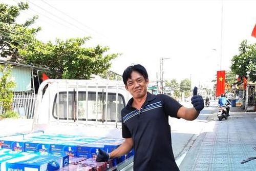 'Hiệp sĩ' hút đinh ở Bình Dương