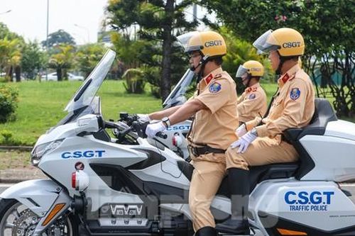 Ngắm dàn siêu xe Honda Gold Wing 2023 của CSGT dẫn đoàn
