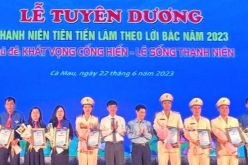 Cà Mau tuyên dương 57 thanh niên tiên tiến làm theo lời Bác