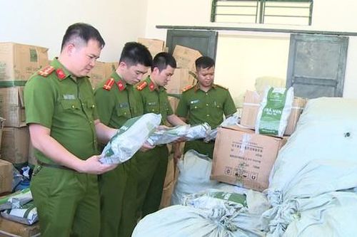 Bắt 6 đối tượng sản xuất, buôn bán gần 3 tấn nguyên liệu trà sữa giả