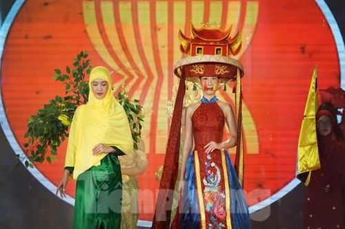 Sắc màu ASEAN tại Lễ hội trái cây Nam Bộ 2023