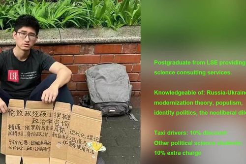 Khó tìm việc làm, người trẻ Trung Quốc nhận dắt chó dạo, bán hàng rong