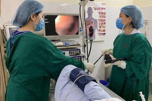 Người phụ nữ nhập viện vì dấu hiệu bất thường sau khi ăn thịt vịt