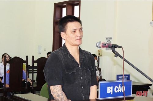'Bóc lịch' 8 năm tù vì mua bán trái phép ma túy