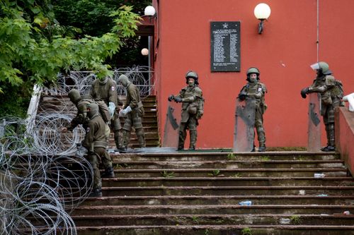 EU kêu gọi Serbia và Kosovo khẩn trương đàm phán giảm căng thẳng
