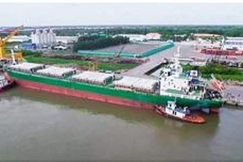 Cảng Cần Thơ đón tàu tải trọng 16.800 DWT quốc tịch Panama