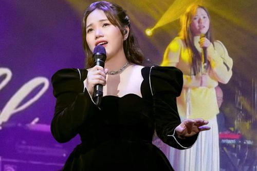 Sang nước ngoài chạy show, khán giả bất ngờ hét lớn trong màn trình diễn của Thùy Chi: 'Đừng đi'?