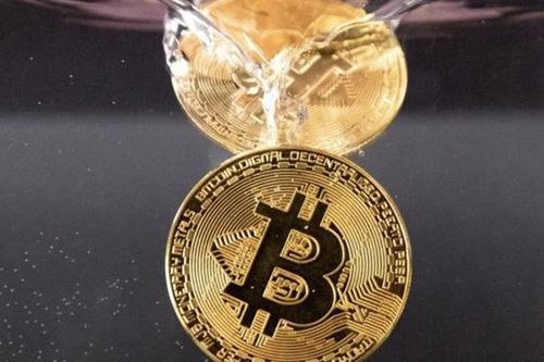 Đằng sau việc giá Bitcoin bất ngờ tăng tốc lên 30.000 USD