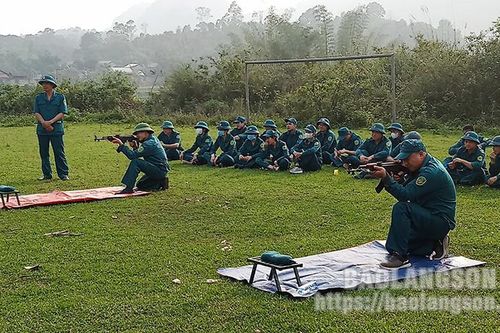 Văn Quan xây dựng và huấn luyện dân quân tự vệ vững chắc