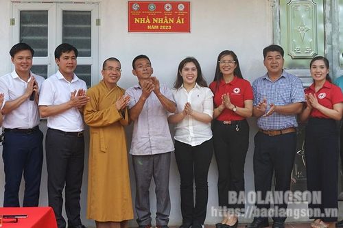 Niềm vui từ những ngôi nhà nhân ái
