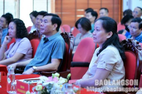 Gần 300 đại biểu được tập huấn về phát triển thương hiệu du lịch thành phố Lạng Sơn