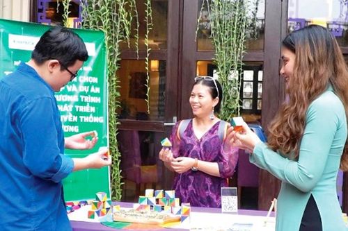 Sản phẩm nghề truyền thống: Sáng tạo trong kinh doanh và thời đại số