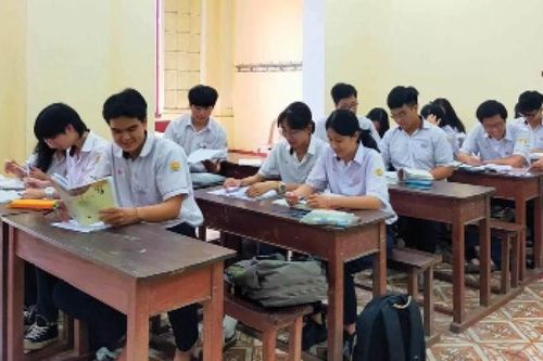 Cẩn trọng khi ôn thi trên mạng
