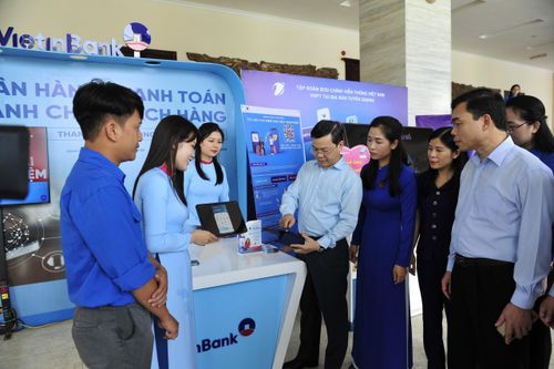 Tuyên Quang gỡ 'điểm nghẽn' trong chuyển đổi số