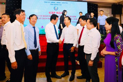 Lãnh đạo tỉnh Đồng Nai gặp mặt báo chí