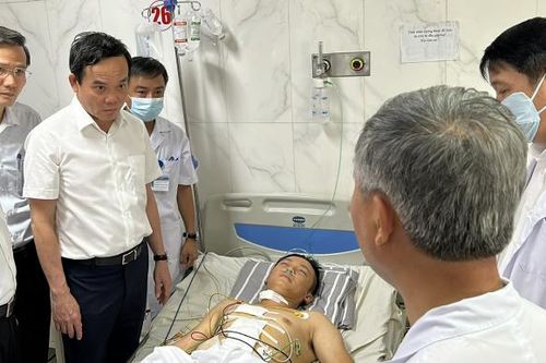 Thượng úy Đàm Đình Bốp được chuyển vào Bệnh viện Chợ Rẫy tiếp tục điều trị