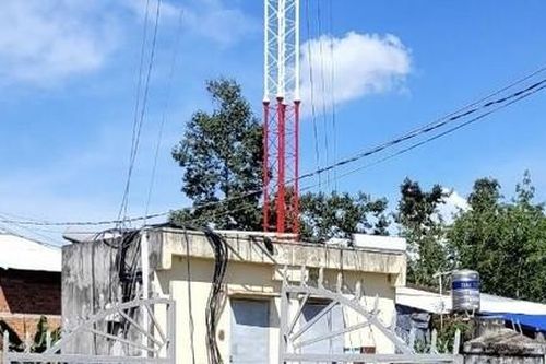 Công nhân bị thanh sắt của trụ phát sóng Vinaphone rơi trúng người tử vong