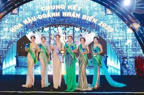 Trương Thị Tú Anh đăng quang Hoa hậu Doanh nhân biển 2023