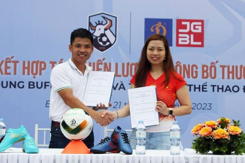 Tập đoàn Động Lực hợp tác phát triển sân chơi bóng đá trẻ em ở Ecopark