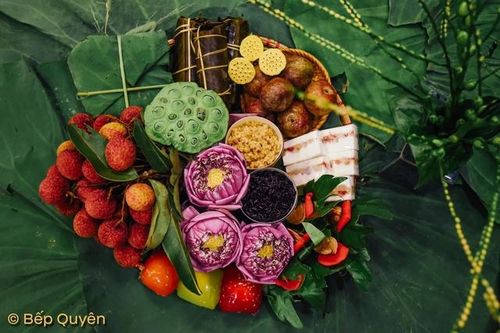 Chiêm ngưỡng loạt ảnh mâm cúng Tết Đoan Ngọ đẹp hút hồn của các mẹ đảm, nhìn mà không nỡ ăn