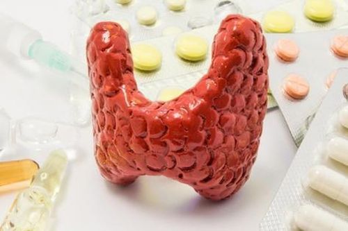 Các nhóm thuốc điều trị cường giáp và lưu ý khi dùng