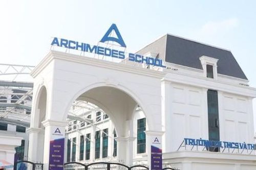 Hà Nội: Học sinh lớp 1 đi dã ngoại bị bỏ quên trên xe khoảng 30 phút giữa trưa nắng