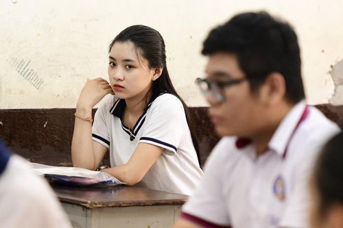 Sĩ tử sụt cân, mất ngủ trước kỳ thi tốt nghiệp THPT