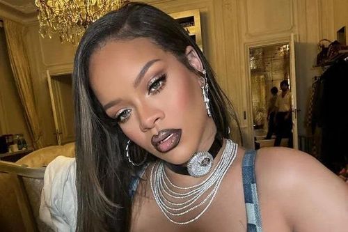 Đồng hồ đeo cổ giá nửa triệu USD của Rihanna