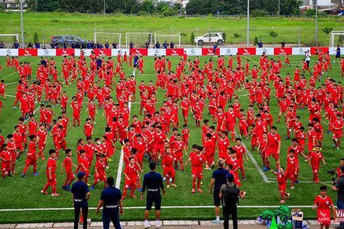 Tuyển Việt Nam từ phát hiện Nguyễn Thái Sơn: Vẫn phải chăm lấy cái gốc