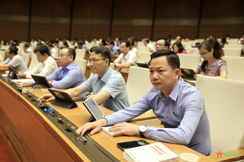 Quốc hội thông qua Luật Đấu thầu (sửa đổi)