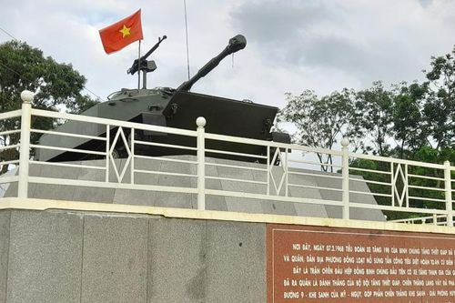 Thắm tình với Làng Vây
