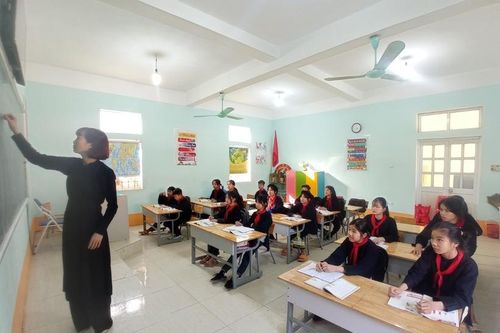 Sẻ chia để giáo viên phát triển, trò vững bước tới trường
